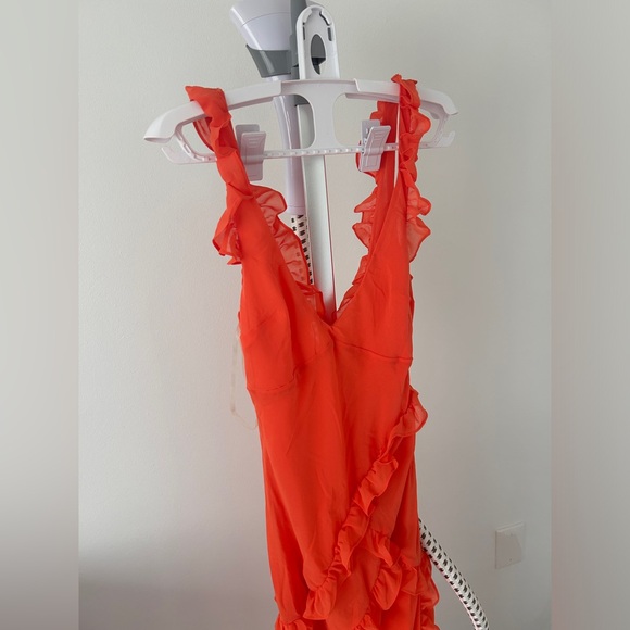 NWT House of CB pixie ruffle Georgette Body-con Cocktail Dress - Picture 8 of 12